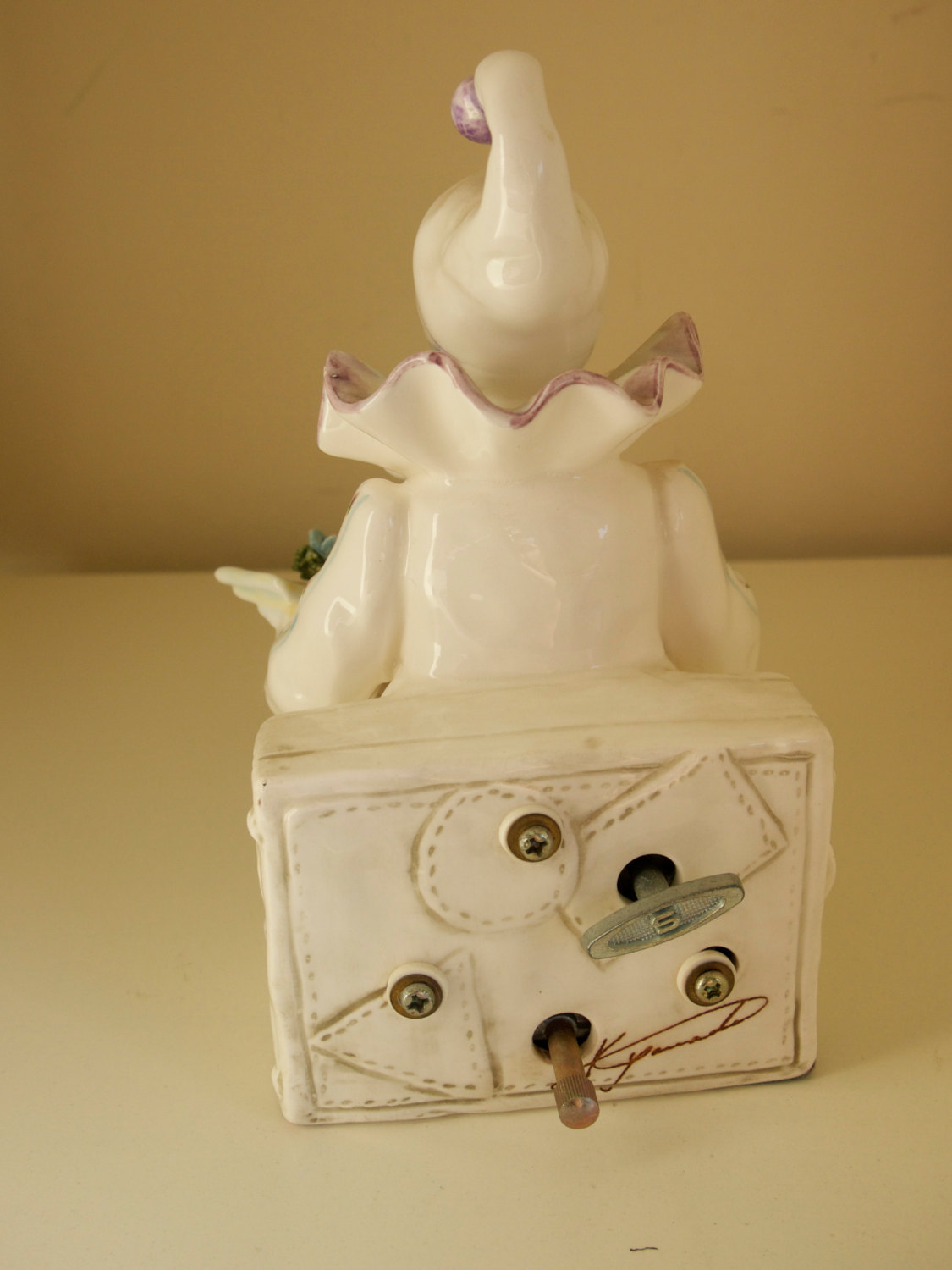 Schmid Musical Collectibles Clown Music Box Ceramic Figurine 1991 Hand