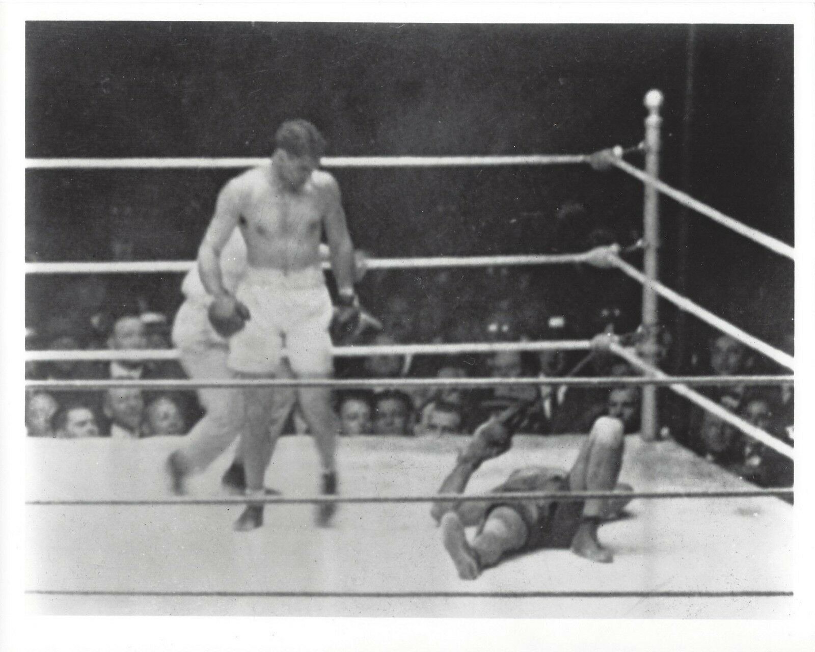 JACK DEMPSEY vs LUIS FIRPO 8X10 PHOTO BOXING PICTURE - Boxing 