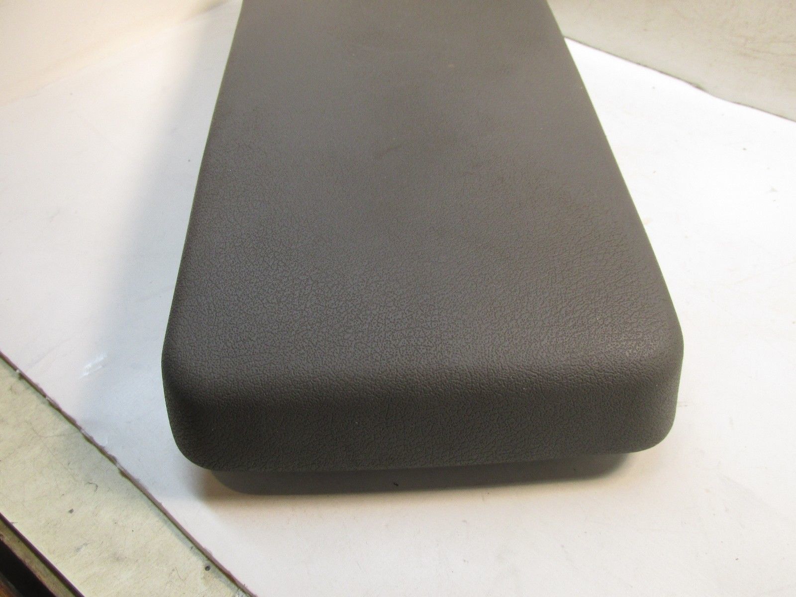 2005 Dodge Durango Center Console Lid