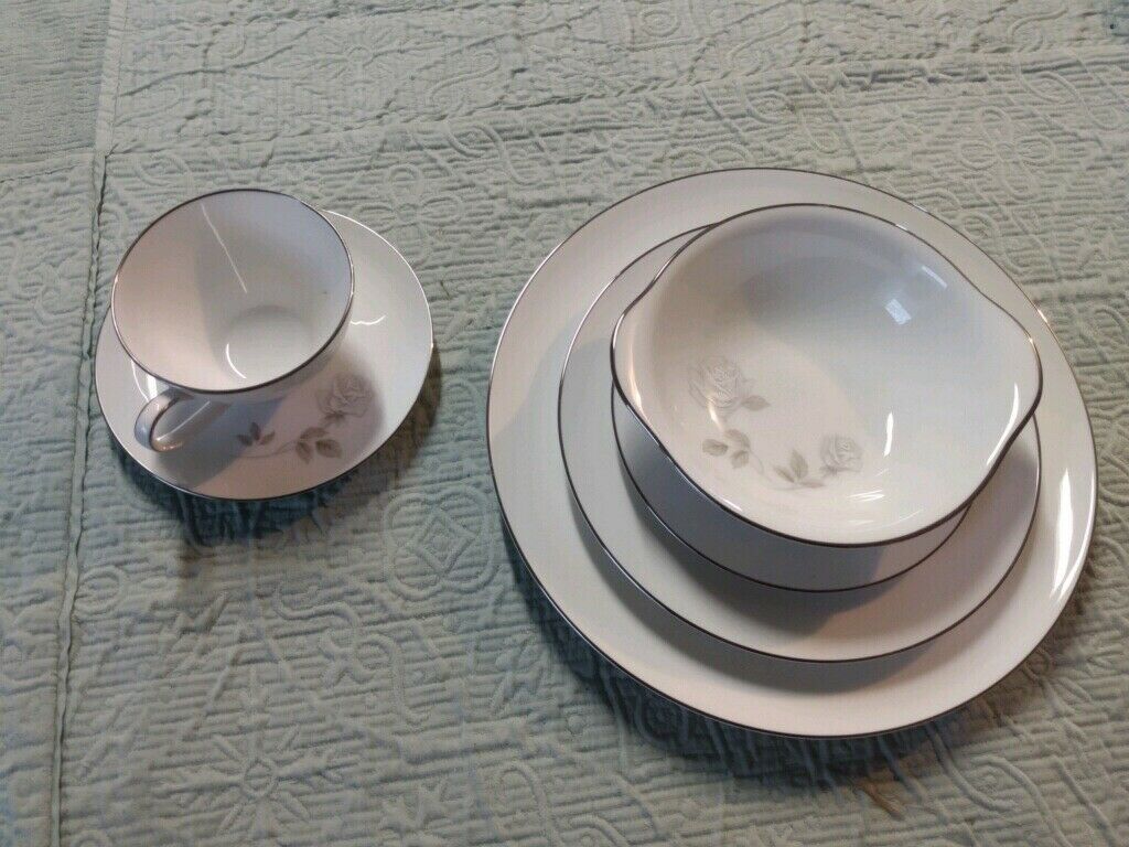 Japanese Noritake China Porcelain Rosay 6216 Pattern 6 piece dinnerware