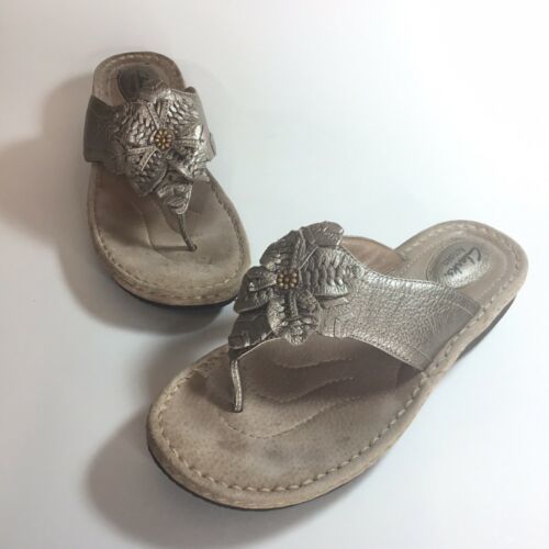 clarks artisan thong sandals