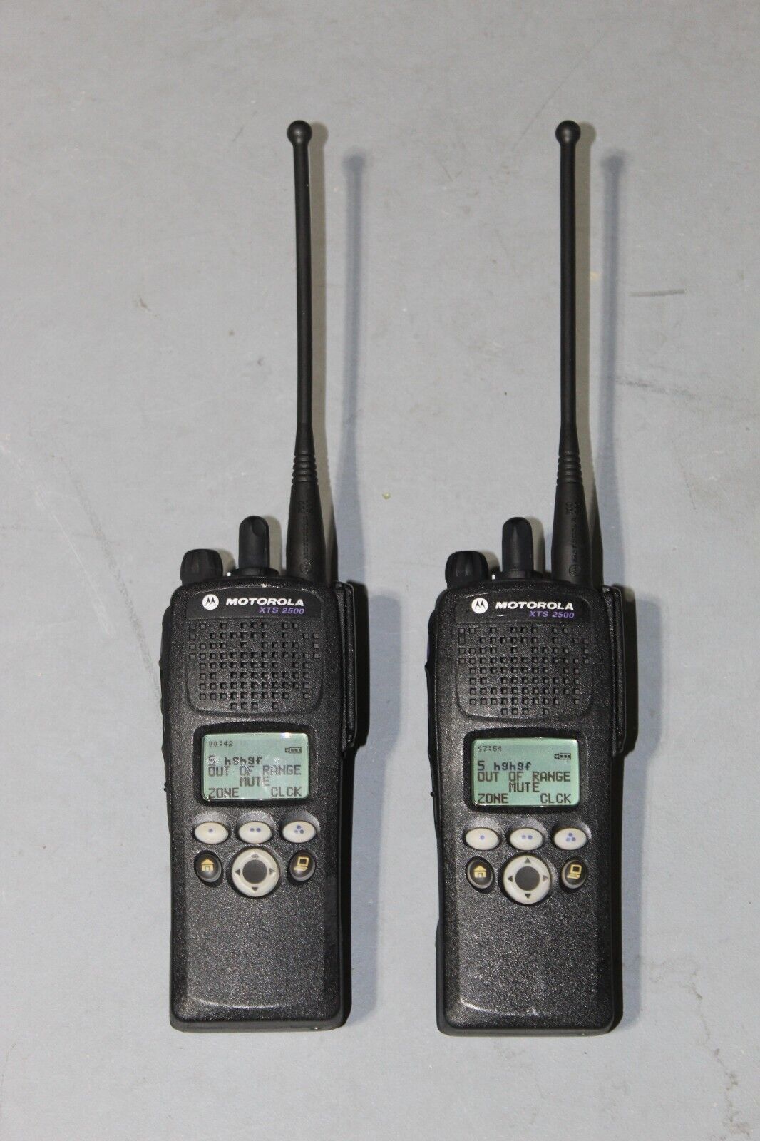 Motorola XTS5000 700 800 MHz P25 Digital Radio H18UCF9PW6AN w/ Accessories 