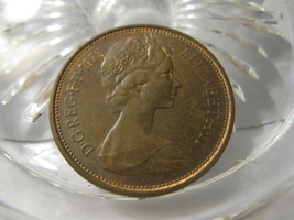 (FC-101) 1975 United Kingdom: 2 New Pence - $1.00