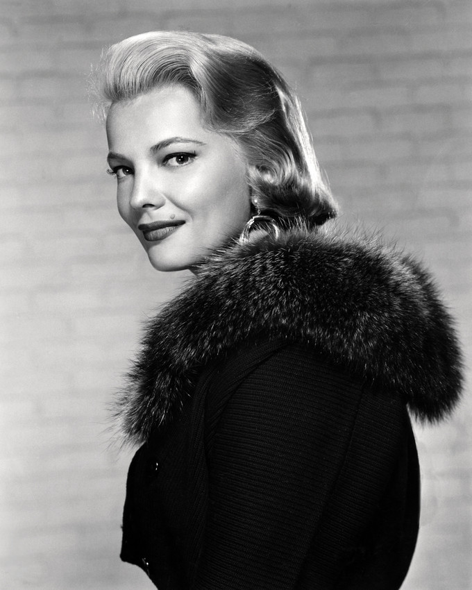 Gena Rowlands 8x10 Photo early pose - Photographs