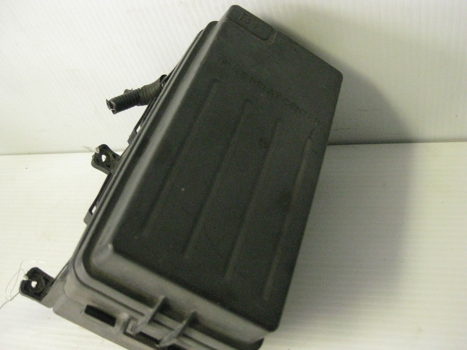 ... Suzuki Forenza 2005 Engine Fuse Box OEM ...