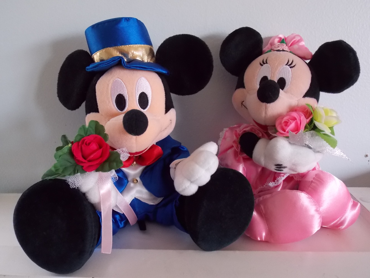 mickey and minnie stuffed toy