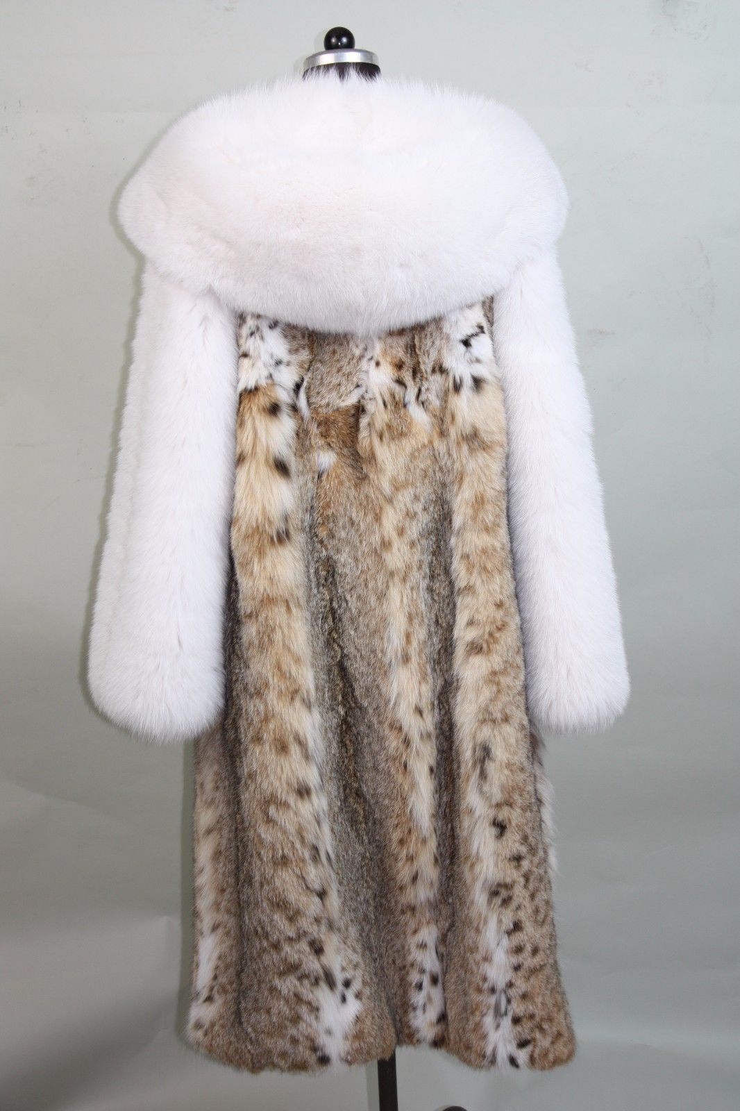 Bobcat Lynx Fur Coat Hood Full Length White Fox Fur Sleeves Coats