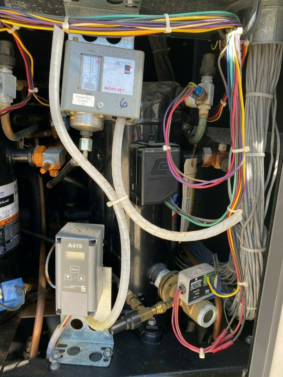 Hussmann HAV06SM Protocol Grocery Store Refrigeration Rack System