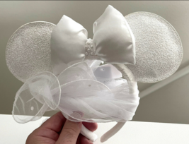 Disney Parks Minnie Mouse Bride Ears Headband Veil Wedding NEW