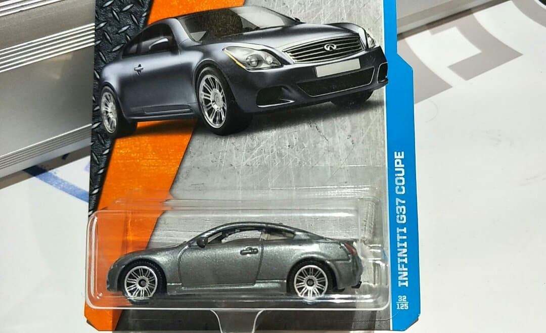 Matchbox Infiniti G37 Coupe Silver Metal Long Card Rare Miniature