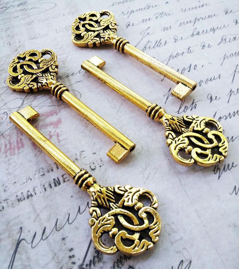 Large Antiqued Gold Skeleton Key 90mm/3.5 inch wedding vintage old style 1 pc