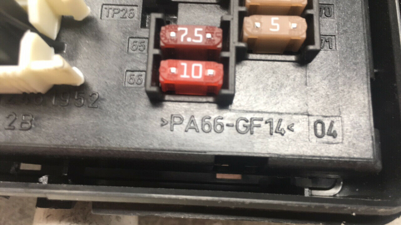 20182019 Cadillac Xts Fusebox Fuse Box Relay Module 13255300 24960 Switches / Controls