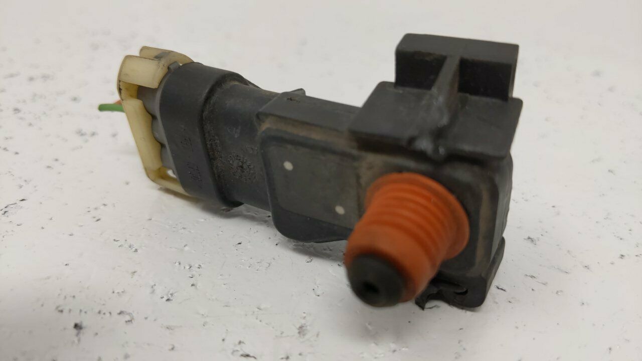 20042005 Gmc Envoy Xuv Mass Air Flow Meter Maf 57758 Sensors