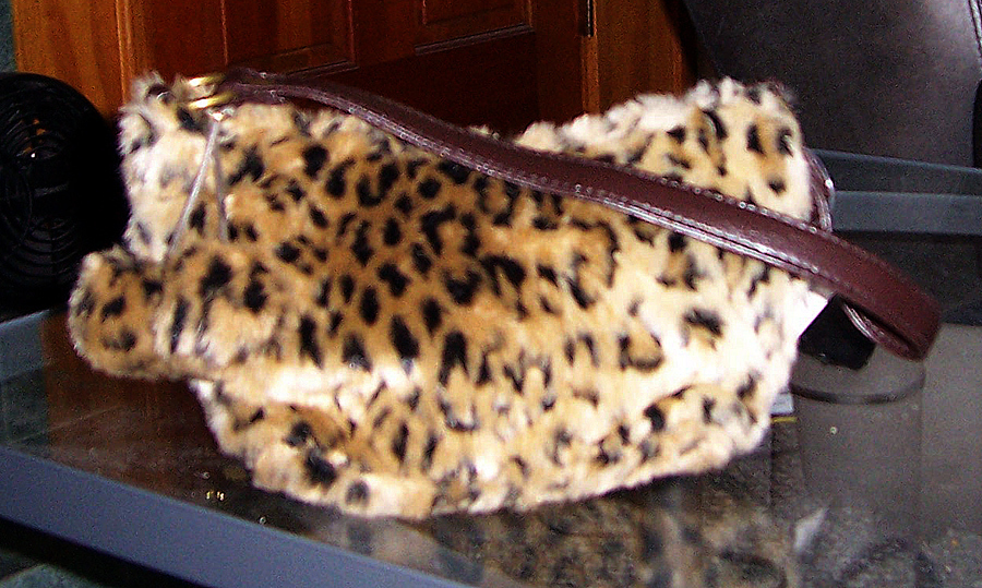 faux leopard fur pom-pom purse - Handbags & Purses
