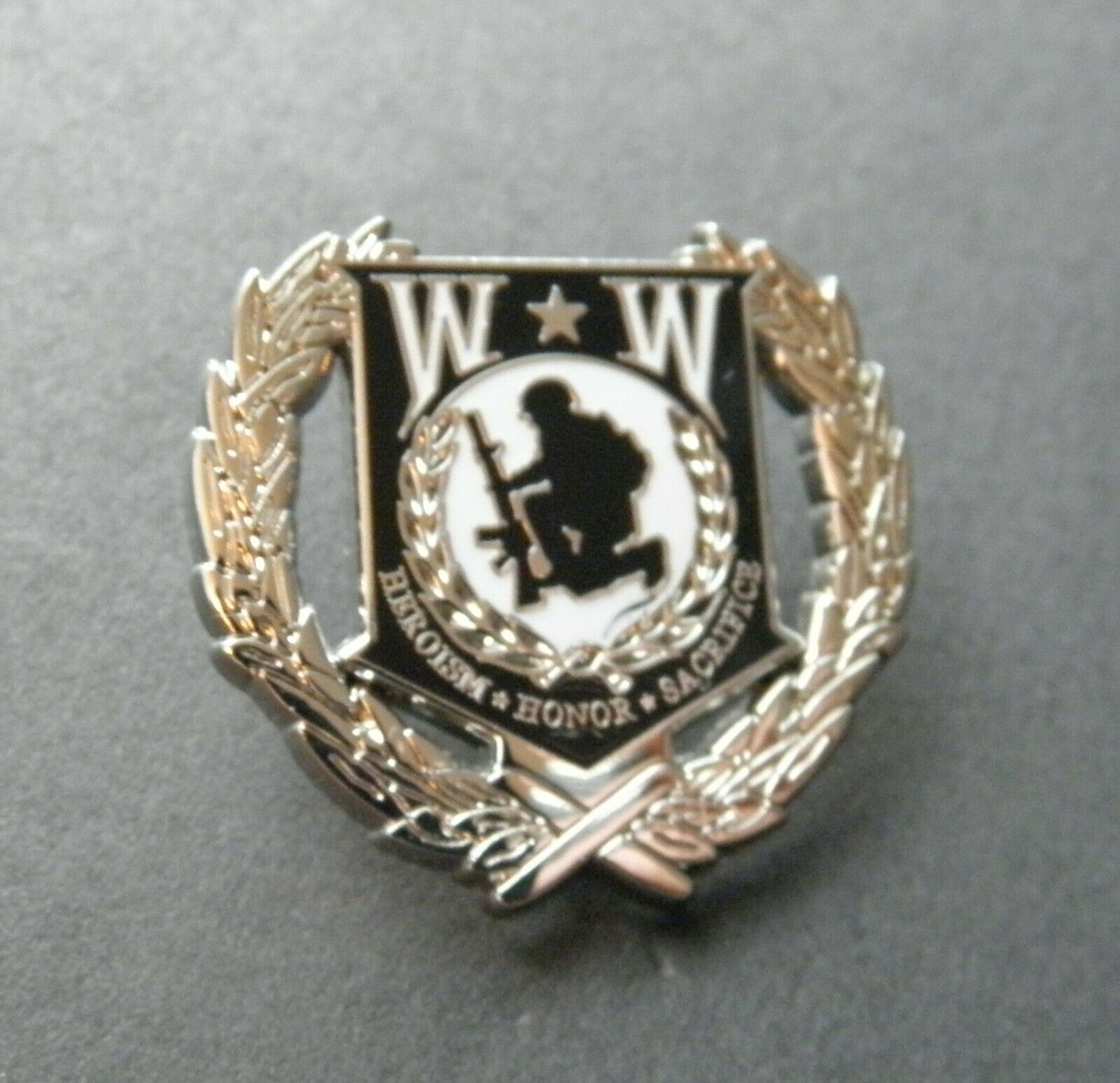 WOUNDED WARRIOR WREATH LAPEL PIN 1 INCH HEROISM HONOR SACRIFICE