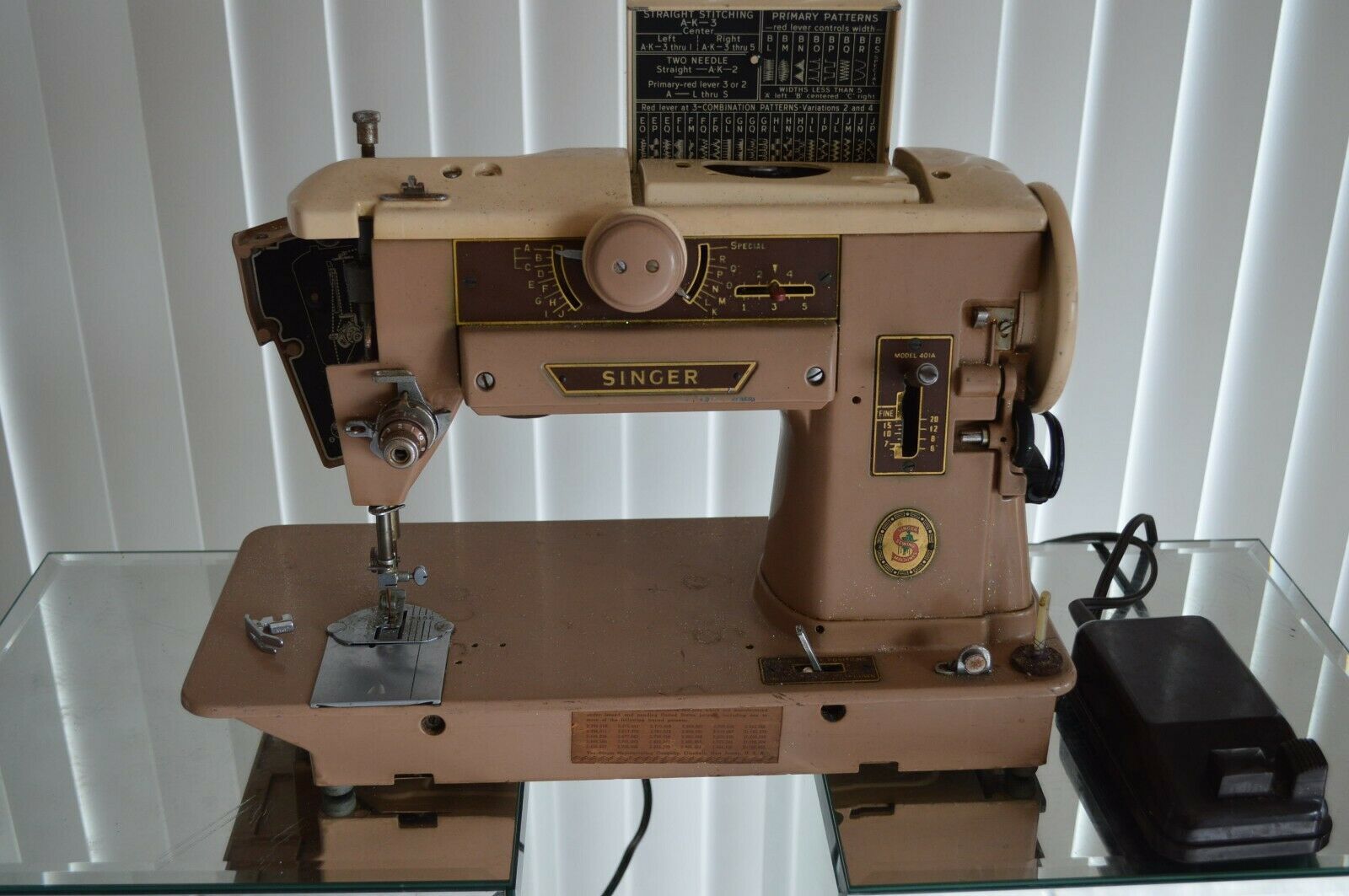 Vintage Singer 401A SlantOMatic Sewing Machine Machines