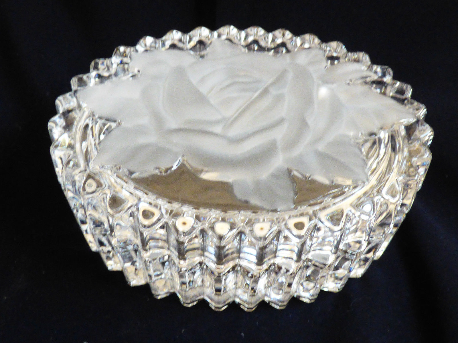 Clear Ribbed Oval Crystal Frosted rose flower Trinket Jewelry Box with