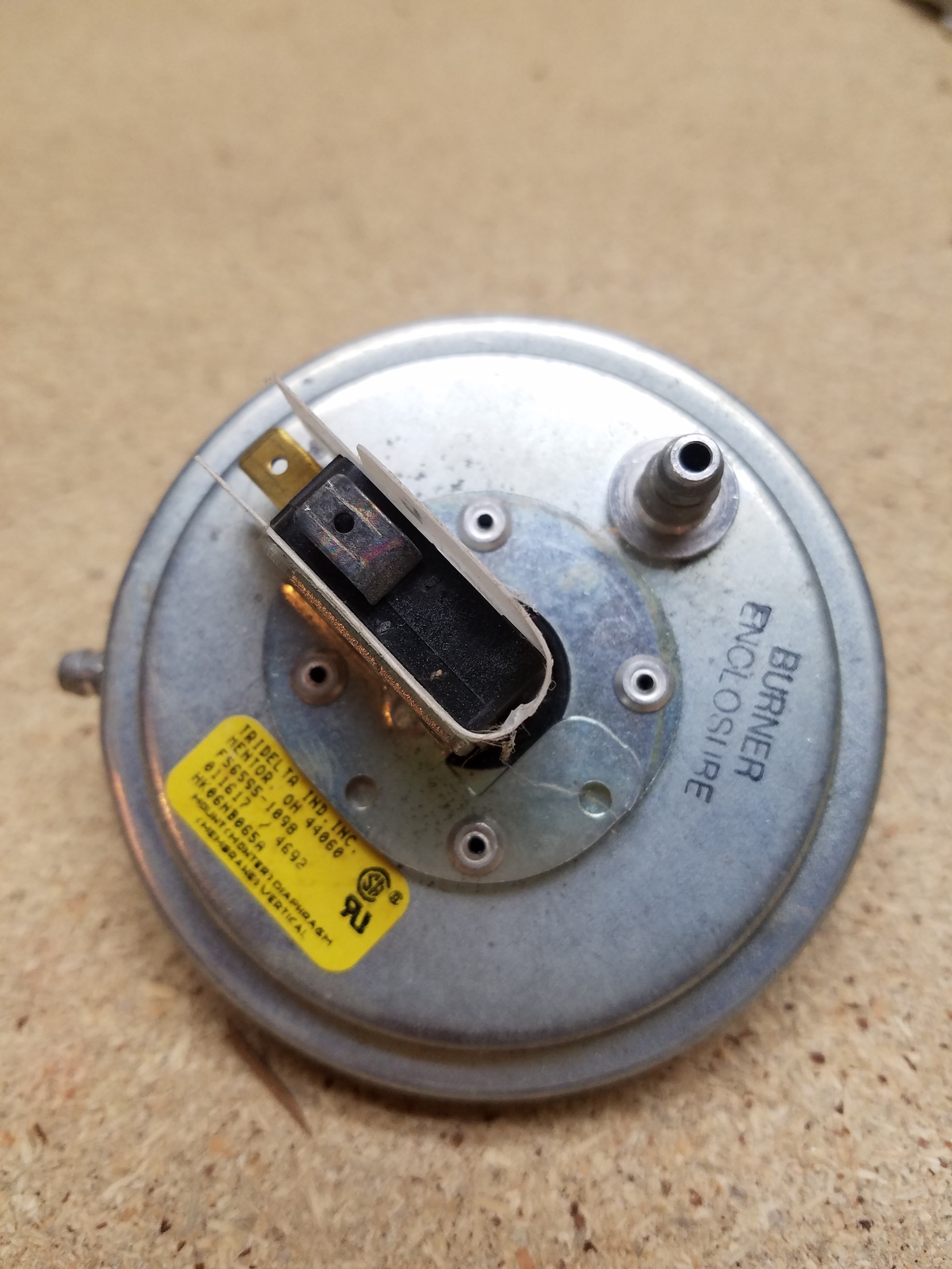 Carrier Bryant Payne oem furnace pressure switch HK06NB065A FS65951098