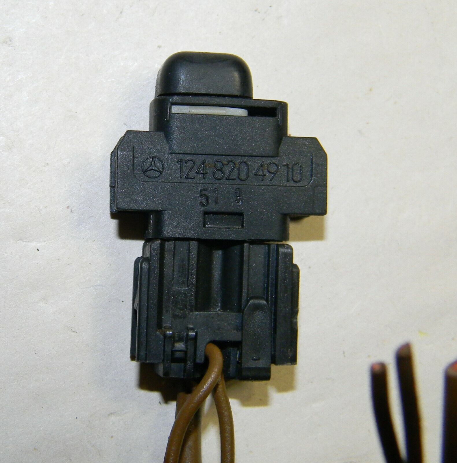 Mercedes Benz W123 W124 R107 W126 190E E300 E420 SL320 SL500 Child Safety Switch Switches