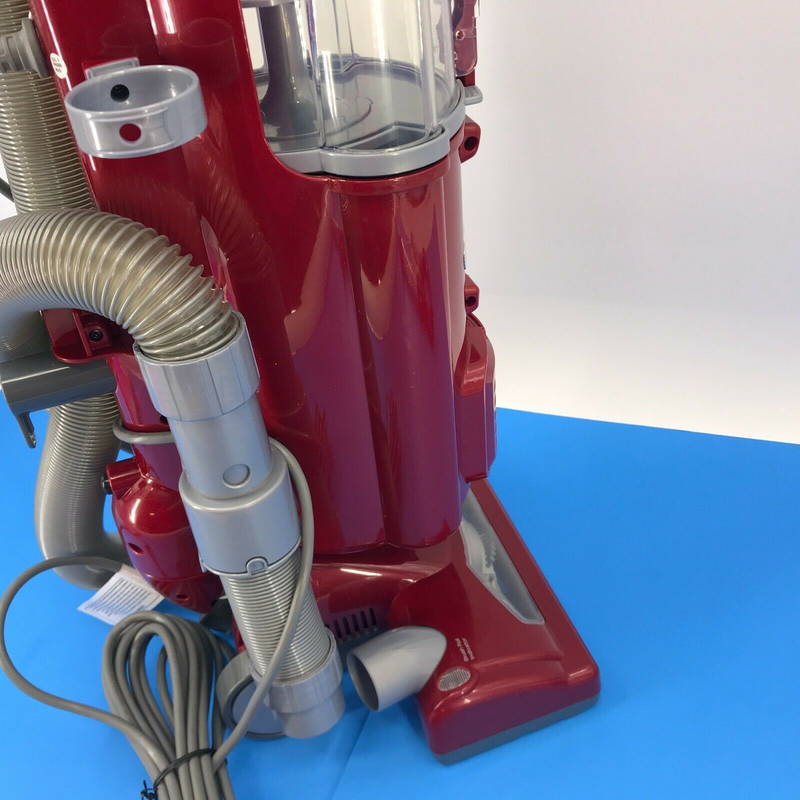 Shark Navigator NV26 Swivel Lightweight Vacuum Cleaner Red / In Box 