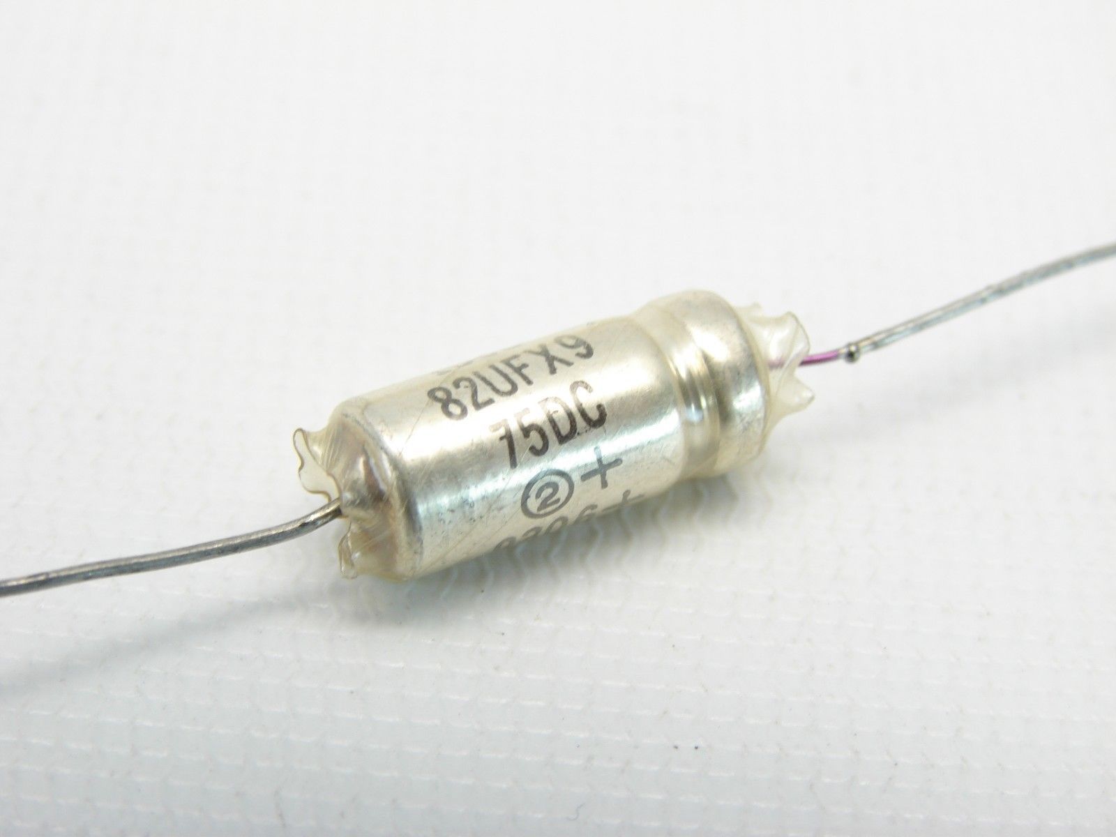 Vishay 109D826X9075F2 Tantalum Capacitor, Sintered Anode TANATALEX® 82 ...