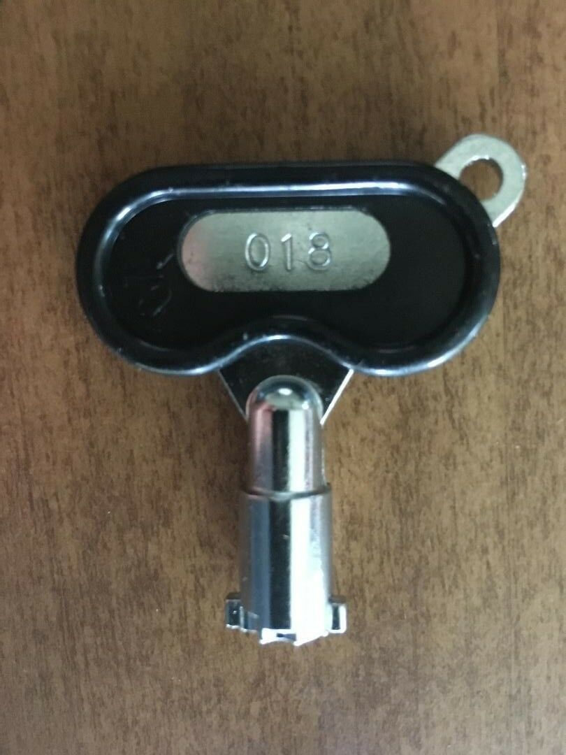 OEM PACHISLO SLOT MACHINE DOOR KEY # 071 for 2001 Gamera /& Other Rodeo Machines