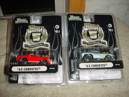 Muscle Machines '63 Corvette 05-04 Red & 05-10 Pale Blue Free Shipping In Usa - $23.36