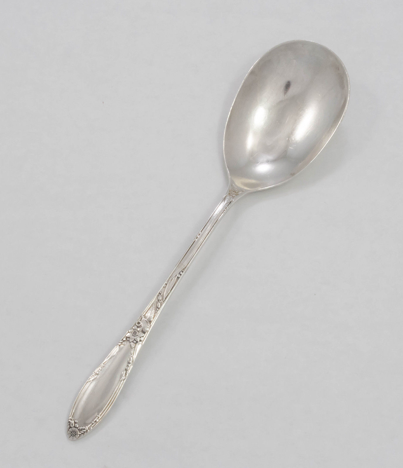 No Mono 8 3//8 Serving Spoon Wallace Rose Point Sterling Silver Tablespoon