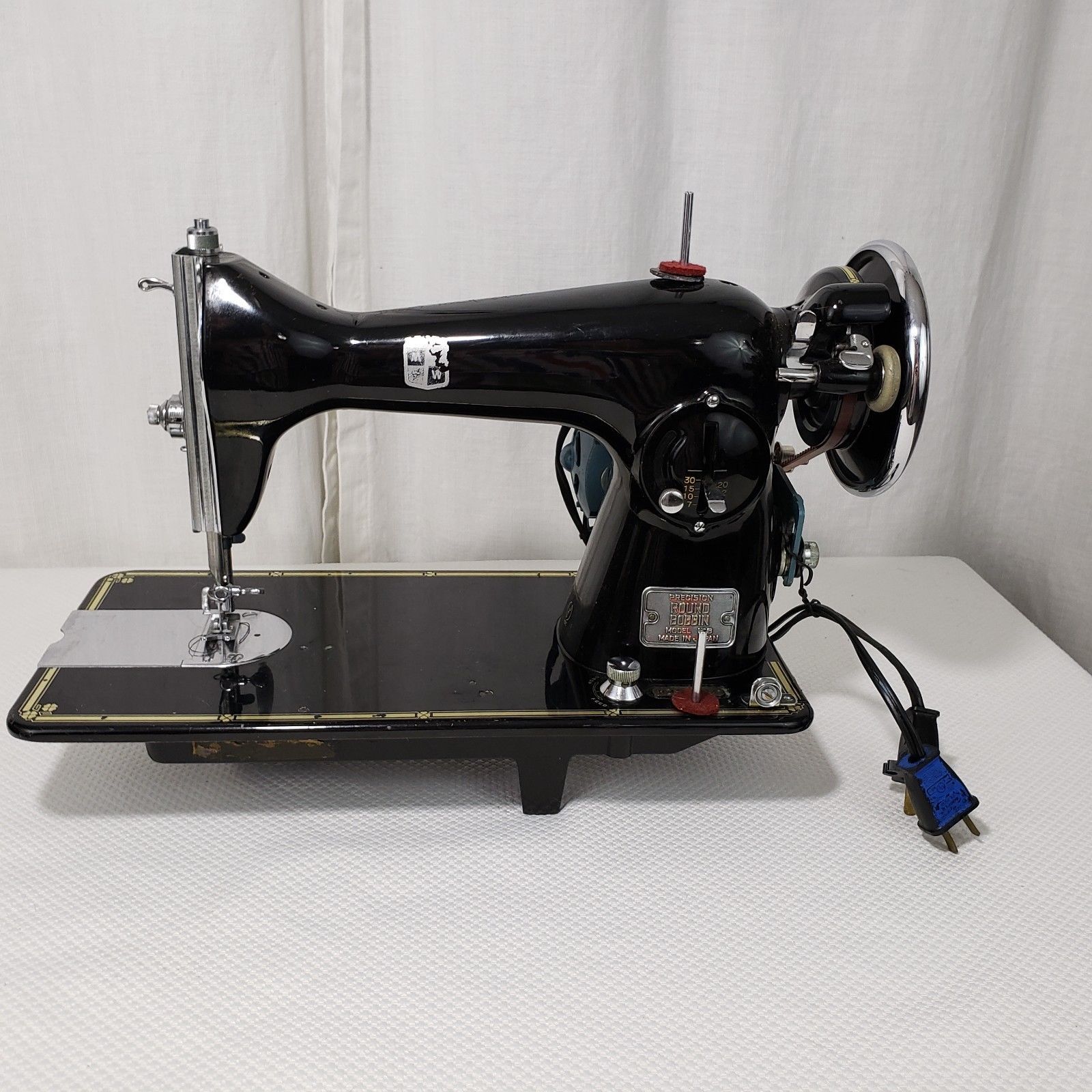 Vintage Montgomery Ward Sewing Machine Round Bobbin Model 188 Art Deco