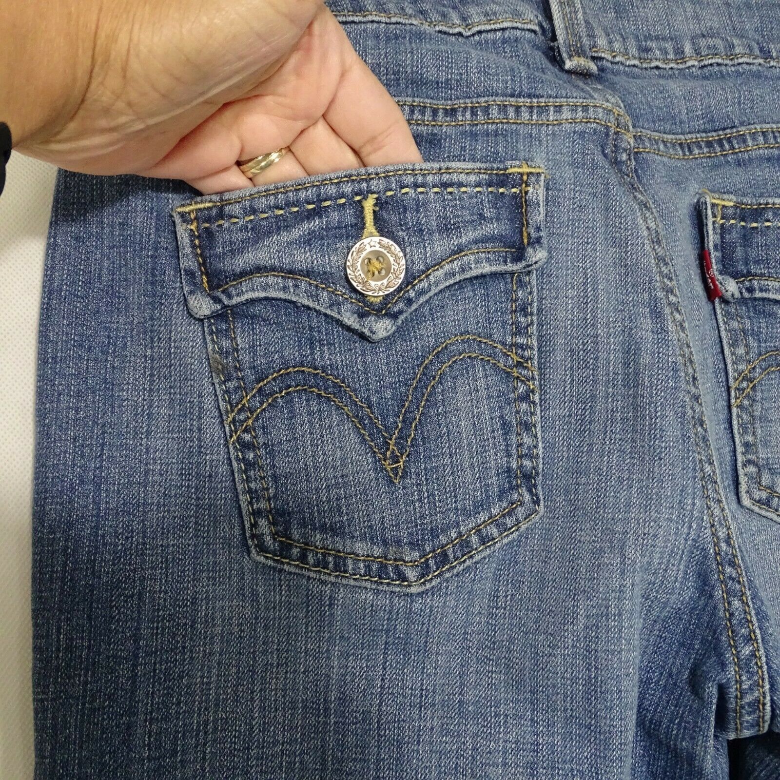 Levis 526 Slender Boot Cut Jeans Women Size 6 Faux Flap Pockets MISSING