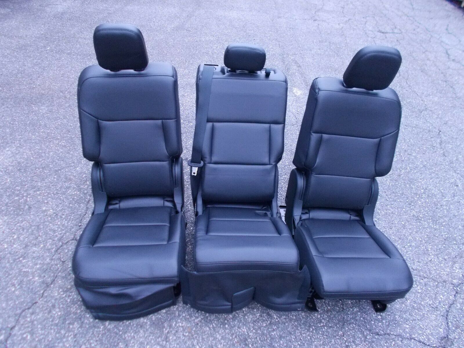 New Takeout Middle Seat 2nd Row Black Bench Ford Explorer 2020 2021