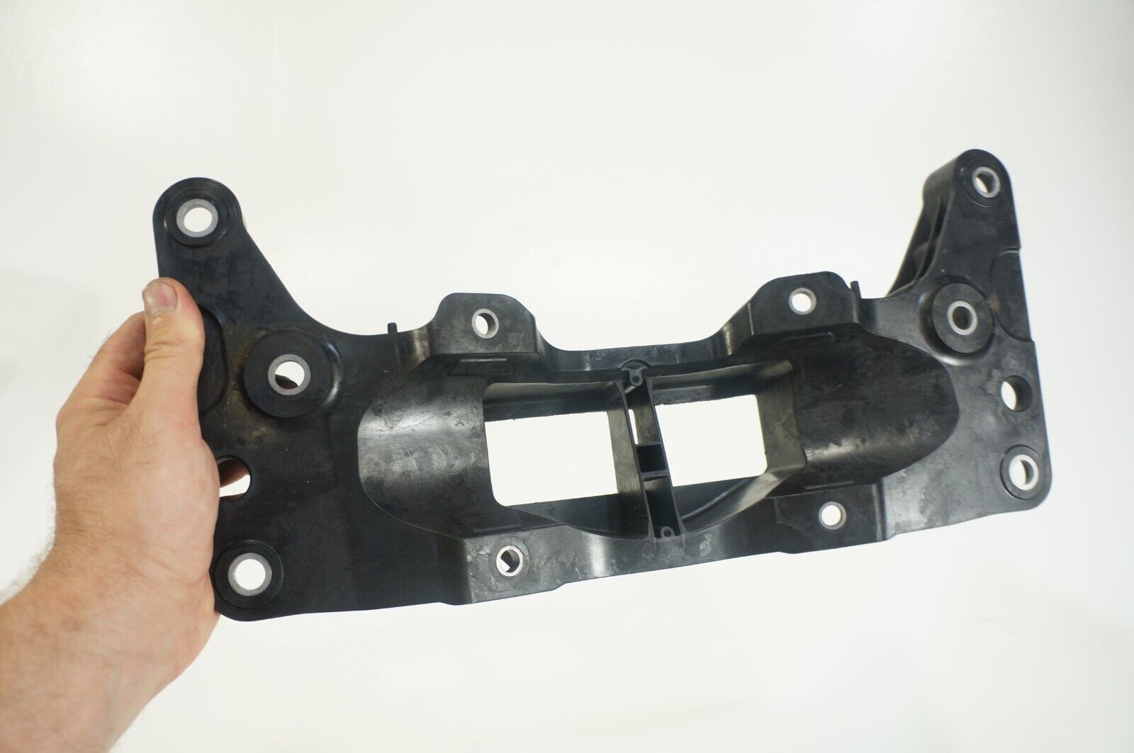 20112015 BMW 750li 550i Gt transmission mount bracket crossmember 2232
