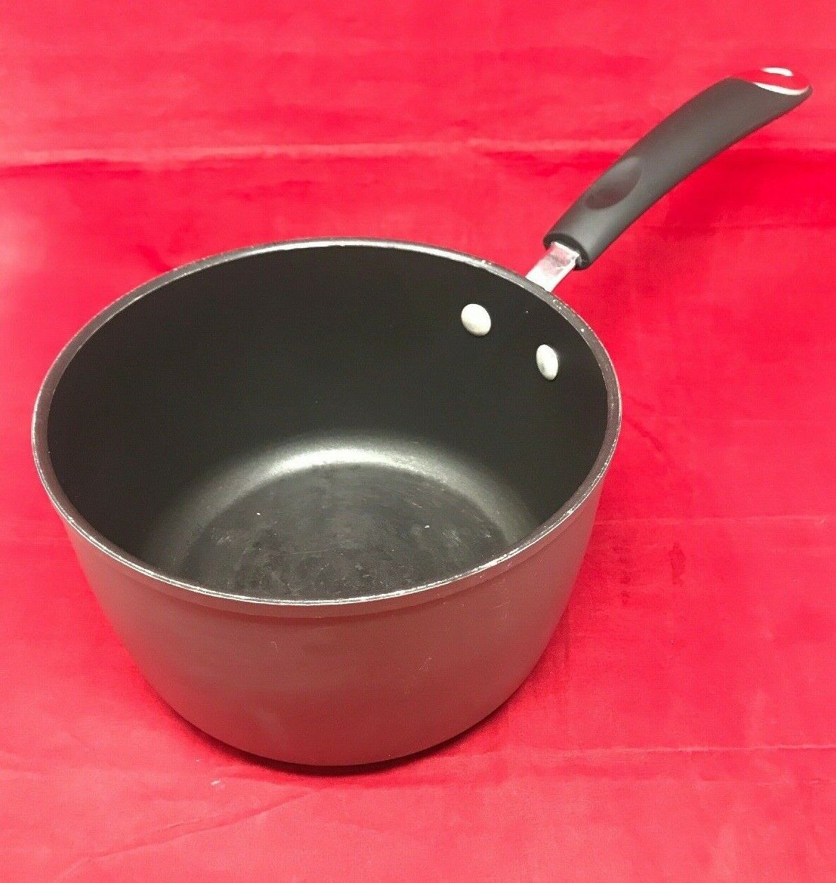 Make pan. Сковорода l.580-2 made in Italy. Соус на сковороде. Соусный сотейник. Сковорода made in Italy 12-19.