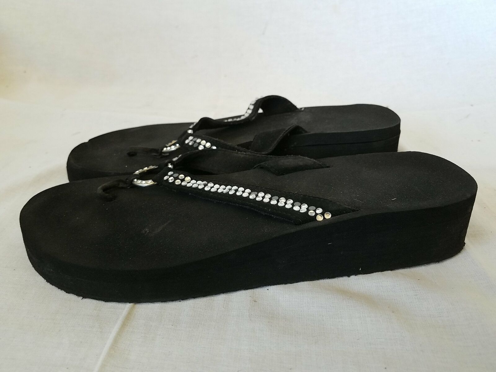 guess flip flops with rhinestones