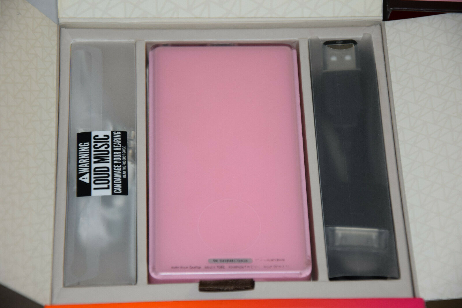 Microsoft Zune 30 GB Pink WiFi FM Radio AAC WMA MP3 Media Player Very