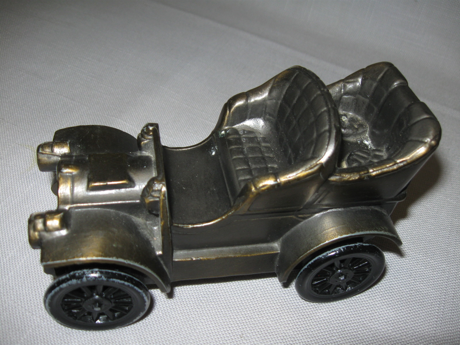 Banthrico Antique Car 1906 Oldsmobile Coin Bank Brass Look Vintage 1974