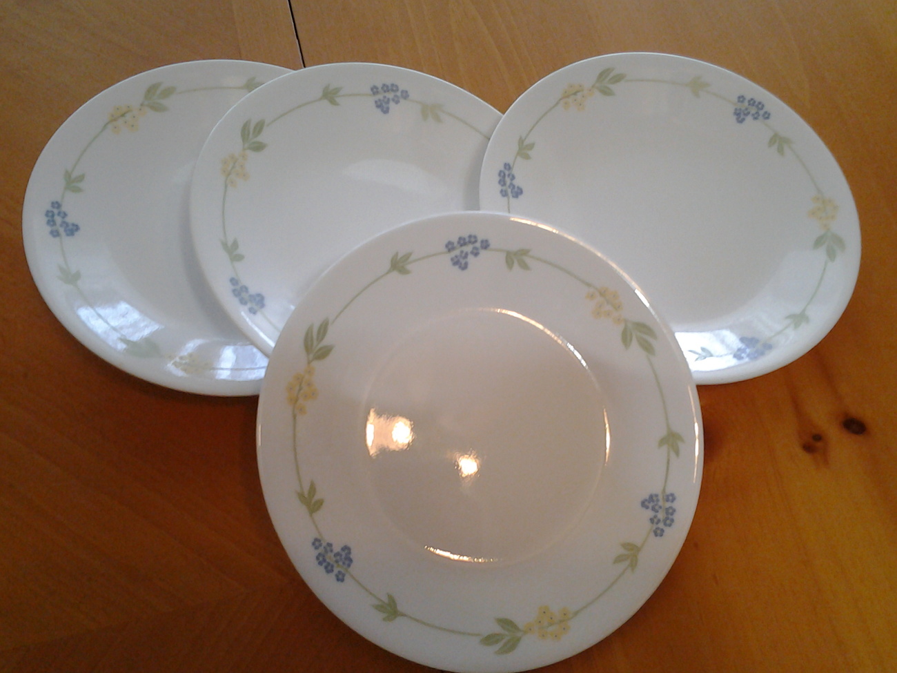 Corelle Secret Garden (4) Plates 6.75 Rim of Blue &Yellow Flowers