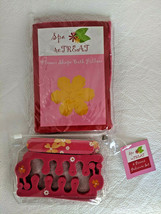 Spa Retreat Flower Shape Bath Pillow 4 Piece Pedicure Set Pink - $5.94