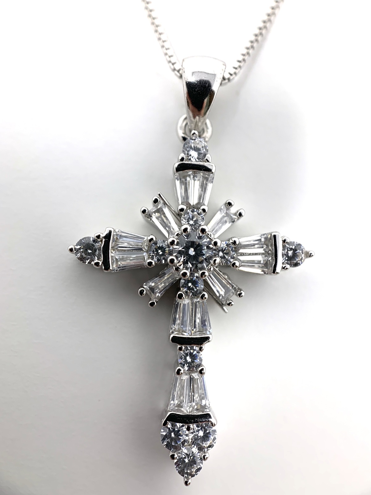 Women Italy necklace 18" 925 Sterling Silver & Cubic Zirconia Cross