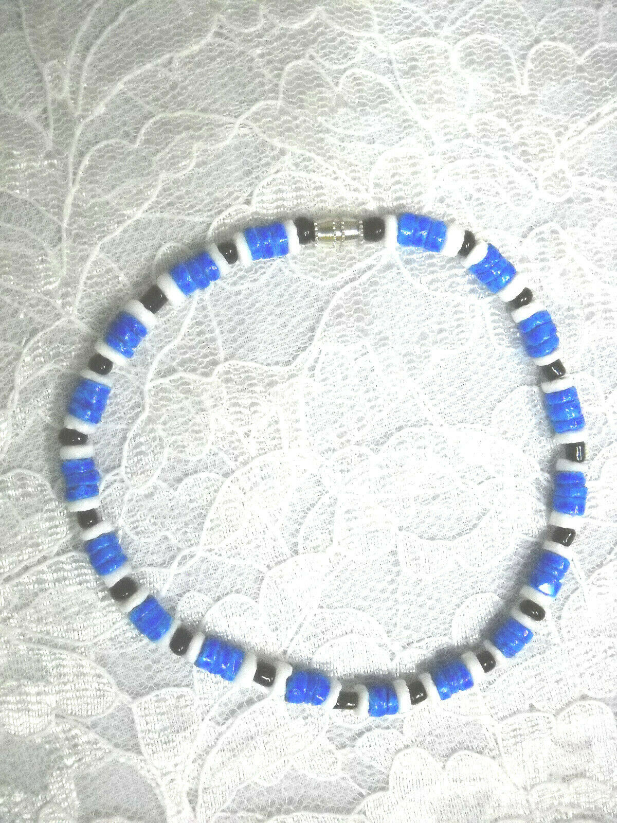 PUKA SHELL BEADS RICH BLUE AND WHITE BLACK GLASS ACCENT BEADS 10 ANKLE BRACELET