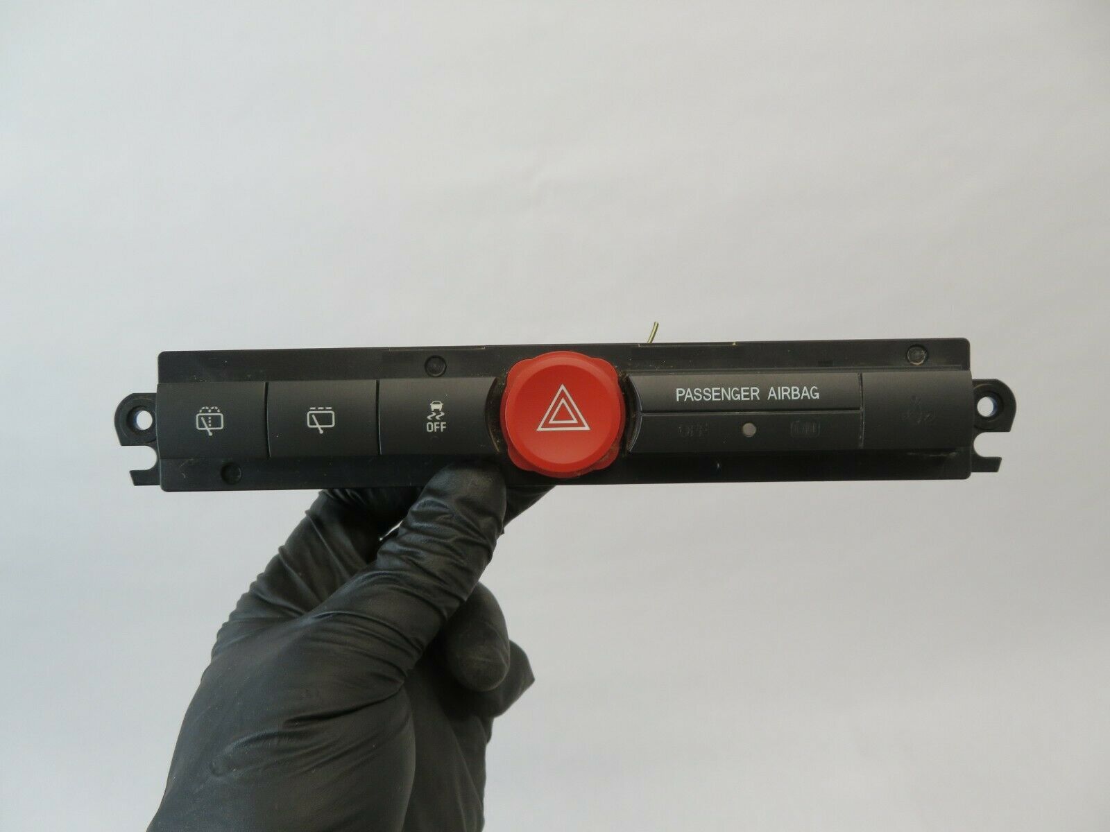 5115X SATURN VUE 08 09 10 OEM HAZARD ON OFF LIGHT LAMP TRACTION