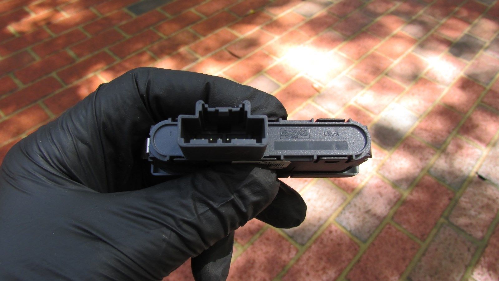 9238F FORD FUSION 10 11 12 OEM CENTER DASH TRACTION CONTROL TCS SWITCH