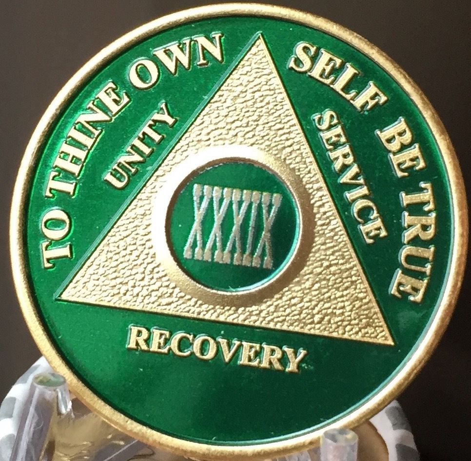 28 Year AA Medallion Green Gold Plated Alcoholics Anonymous Sobriety Chip Coin 