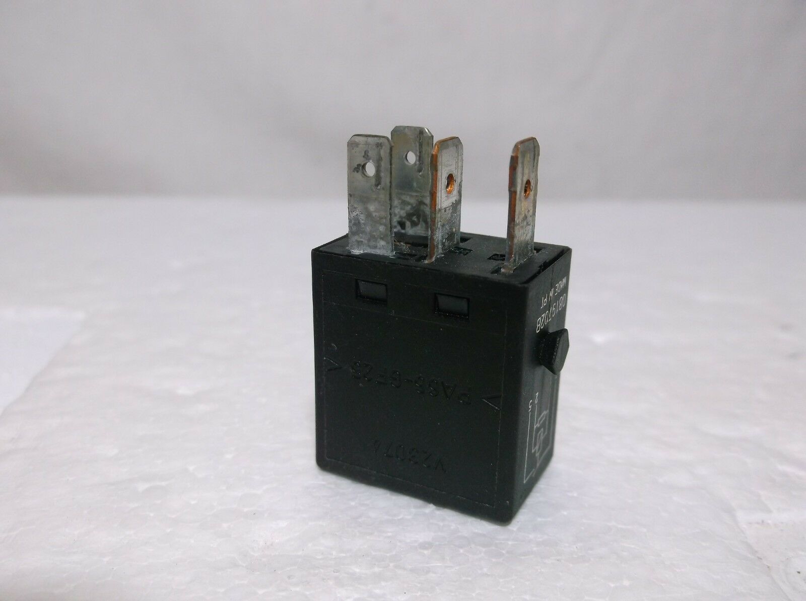 MERCEDESBENZ/ HELLA/ MULTIPURPOSE 4 PRONG RELAY/ PART NUMBER 002 542