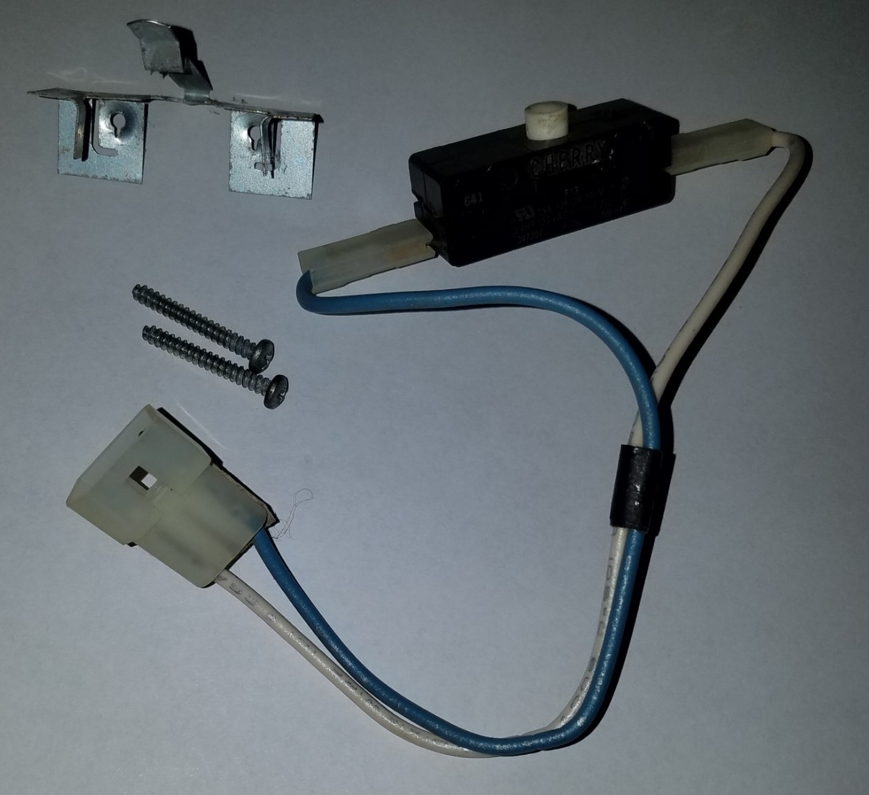 Kenmore/Whirlpool Dryer Door Switch and Connector, Used, Cherry, 347207