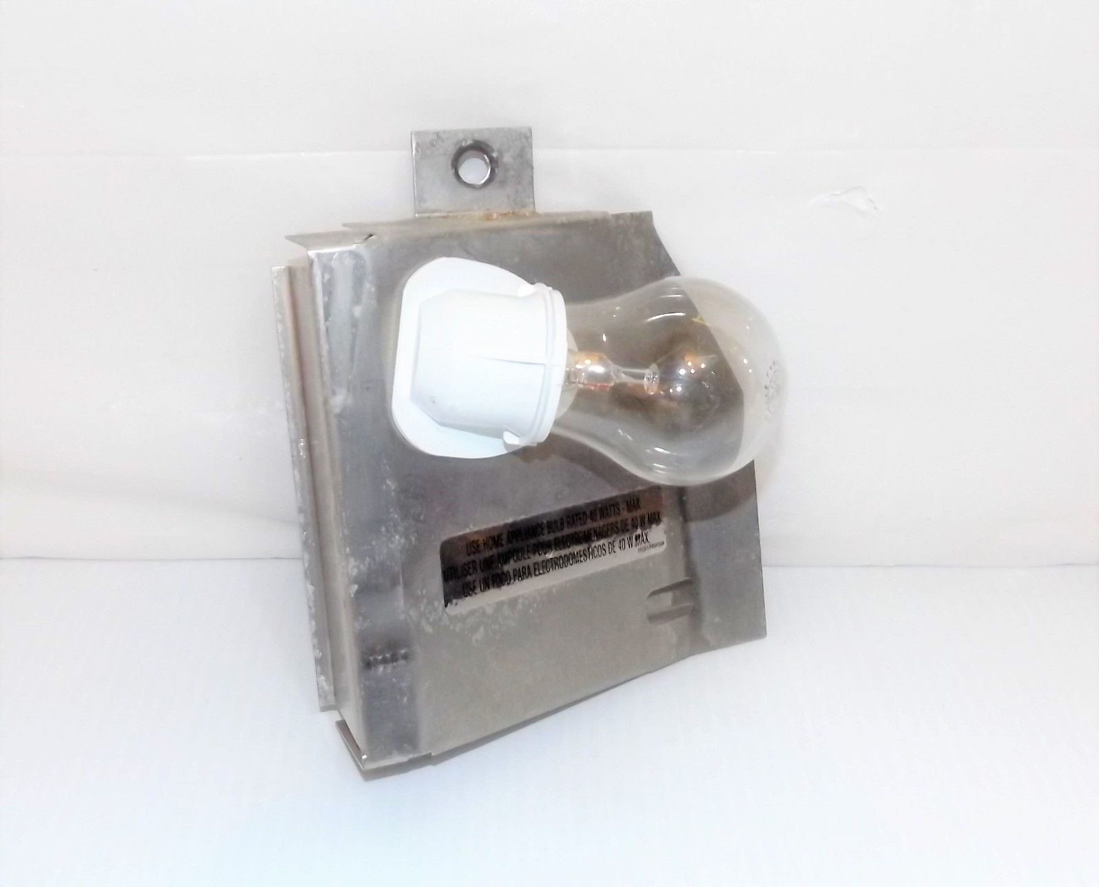 GE Refrigerator Left Light Socket & Bracket (Part WR02X10645) {P2633