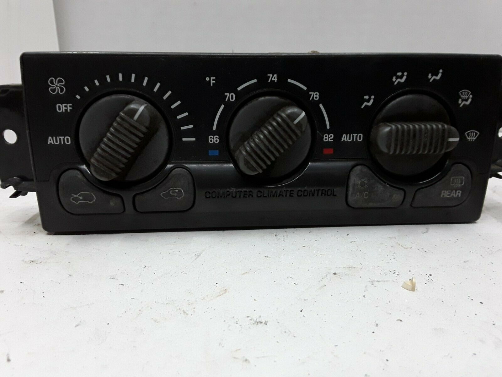 1998 Chevy Blazer s10 Heater AC control w/ rear defrost DAMAGED HOUSING