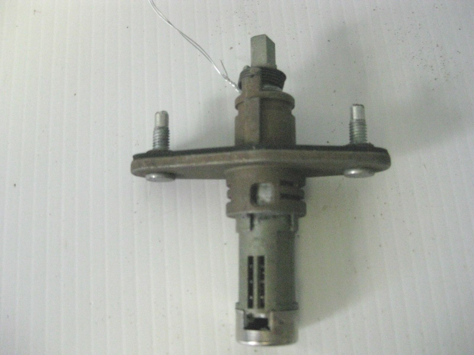 Buick LeSabre Custom 2002 Trunk Key Lock Cylinder OEM Locks & Hardware