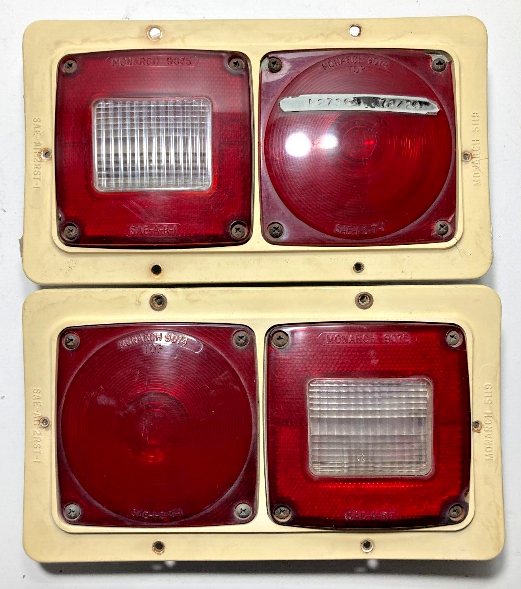 Vintage MONARCH 5119 TAIL LIGHT ASSEMBLY 9074 9075 RV Camper Van MOTORHOME Lens Tail Light