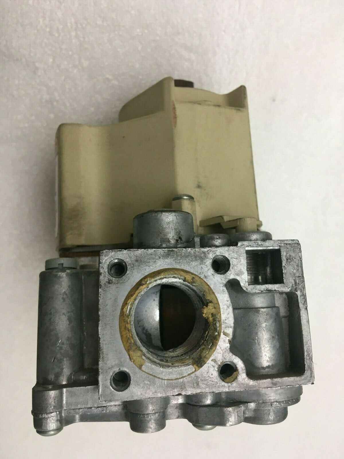 Honeywell VR8205H8016 Furnace Gas Valve 602286601 used FREE shipping
